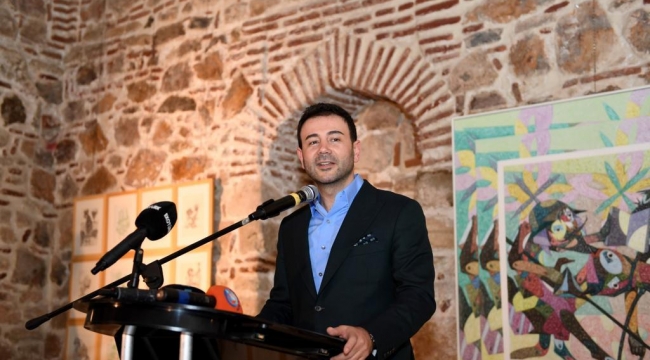 BEŞİKTAŞ'TA ONAY AKBAŞ'IN KİŞİSEL DESEN SERGİSİ SANATSEVERLERLE BULUŞTU