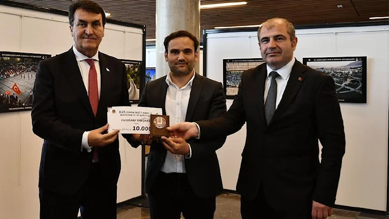 AKP'li belediye kendi kendine ödül verdi