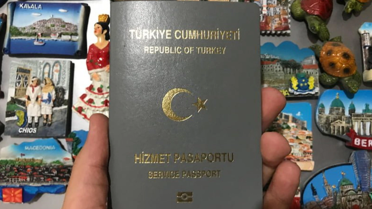 Gri pasaport davası: Belediye başkanı 'deprem' gerekçesiyle duruşmaya katılmadı