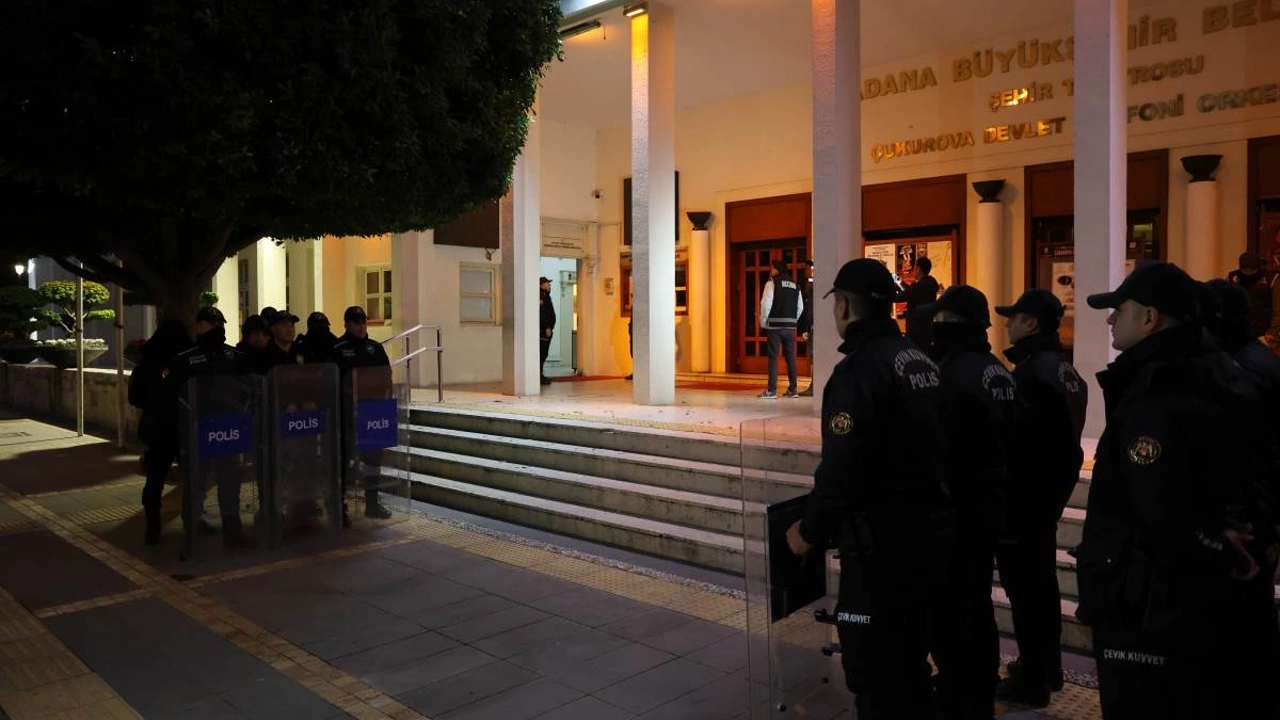 Adana Büyükşehir Belediyesi'ne operasyon: Çok sayıda gözaltı var