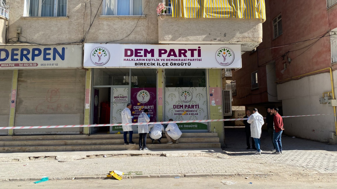 Urfa'da DEM Parti binasına saldırı: Belediye Başkanı Begit'in ağabeyi tutuklandı